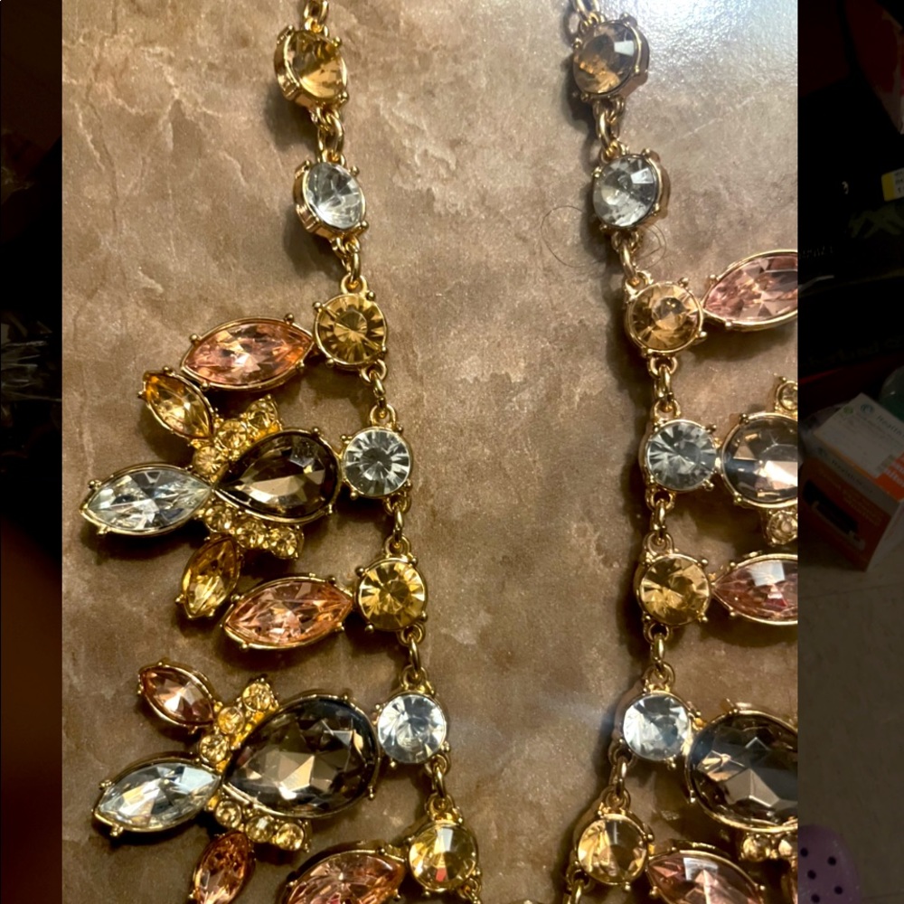 Beautifully Designed Jeweled Statement Necklace - image 7